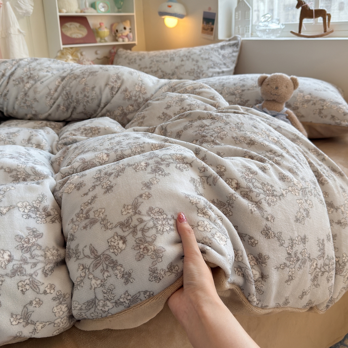 91家纺网 家纺一手货源 找家纺 罗亿家纺 2025新款ins小清新少女奶油卡通可爱加厚200克牛奶绒四件套【3.6公斤】（小红书推荐） 梦栀