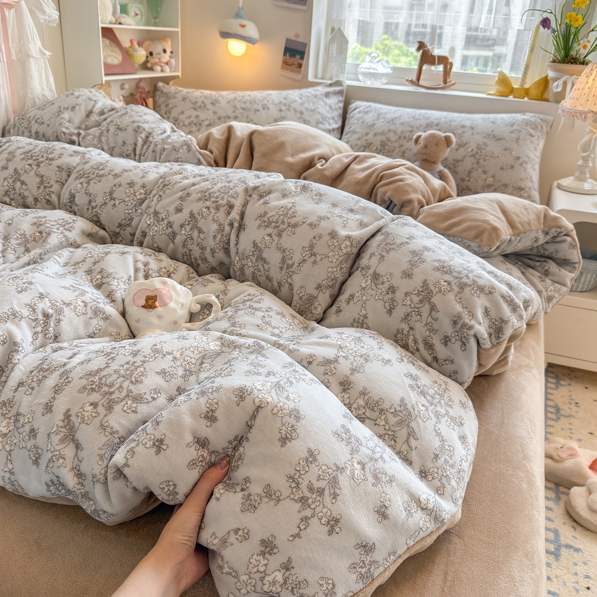 91家纺网 家纺一手货源 找家纺 罗亿家纺 2025新款ins小清新少女奶油卡通可爱加厚200克牛奶绒四件套【3.6公斤】（小红书推荐） 梦栀