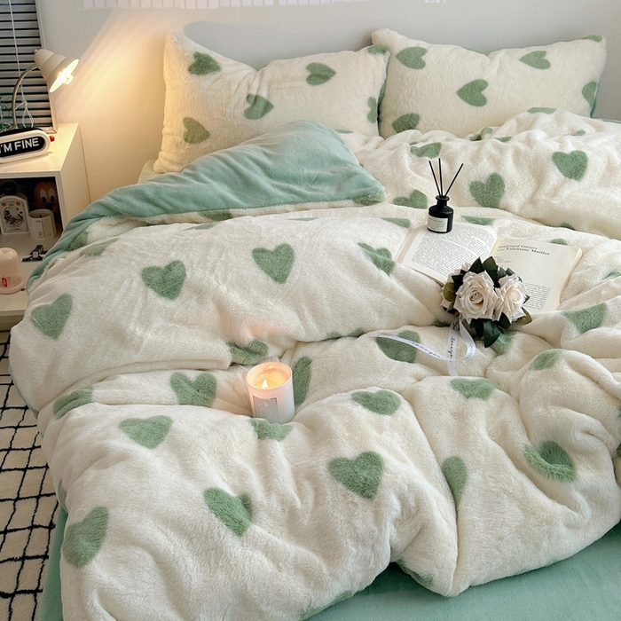 91家纺网 家纺一手货源 找家纺 雅居纺家纺 2025新款高克重兔绒印花四件套-爱心 爱心-绿