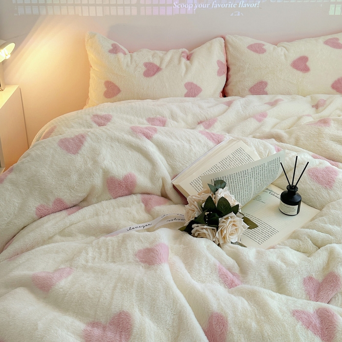 91家纺网 家纺一手货源 找家纺 雅居纺家纺 2025新款高克重兔绒印花四件套-爱心 爱心-粉