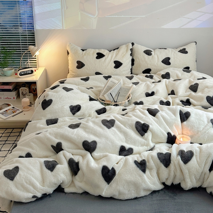 91家纺网 家纺一手货源 找家纺 （总）雅居纺家纺 2025新款高克重兔绒印花四件套-爱心