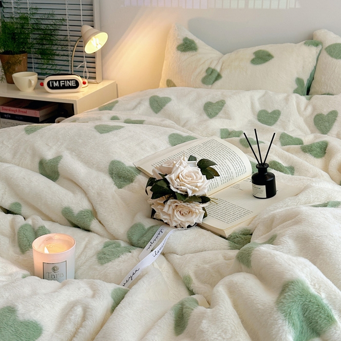 91家纺网 家纺一手货源 找家纺 雅居纺家纺 2025新款高克重兔绒印花四件套-爱心 爱心-绿