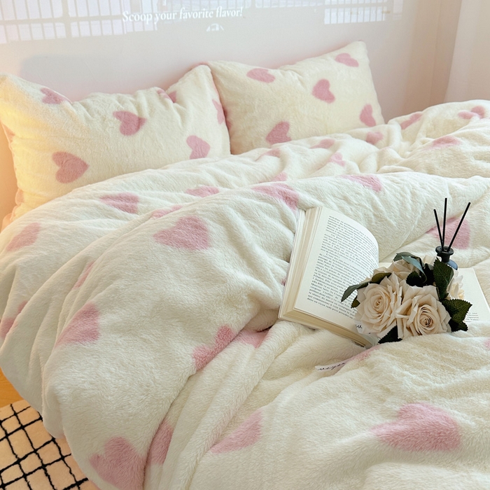 91家纺网 家纺一手货源 找家纺 （总）雅居纺家纺 2025新款高克重兔绒印花四件套-爱心