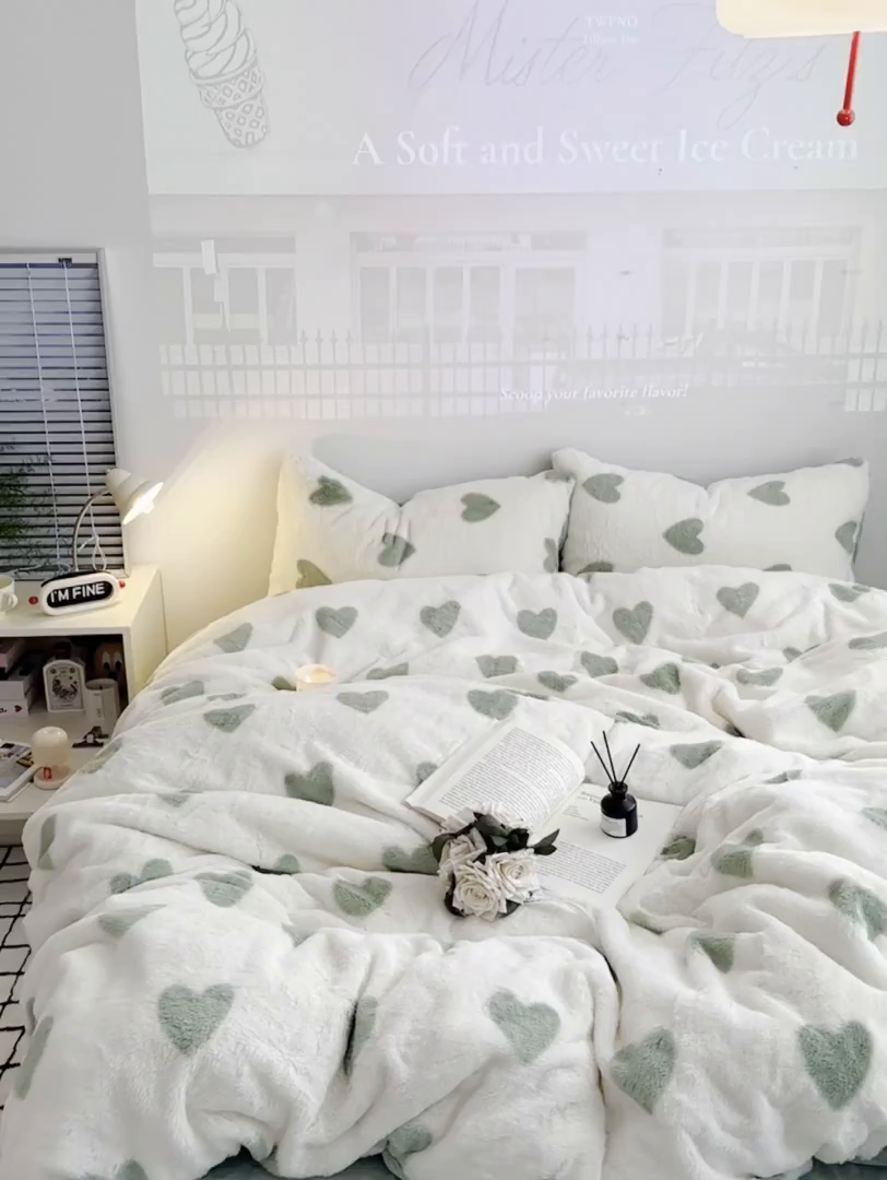 91家纺网 家纺一手货源 找家纺 雅居纺家纺 2025新款高克重兔绒印花四件套-爱心 爱心-绿