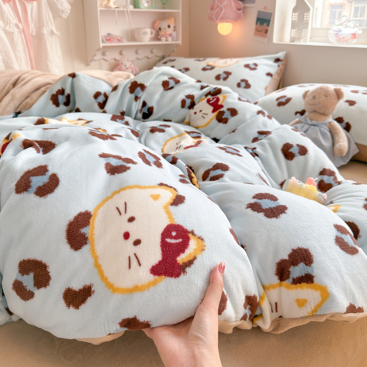 91家纺网 家纺一手货源 找家纺 罗亿家纺 2025新款ins小清新少女奶油卡通可爱加厚200克牛奶绒四件套【3.6公斤】（小红书推荐） 喵吃鱼-蓝