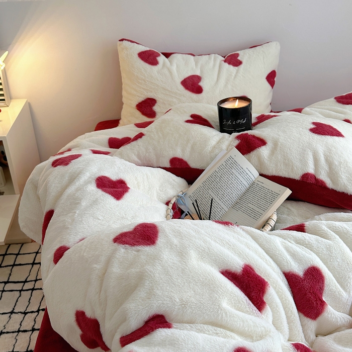 91家纺网 家纺一手货源 找家纺 雅居纺家纺 2025新款高克重兔绒印花四件套-爱心 爱心-红