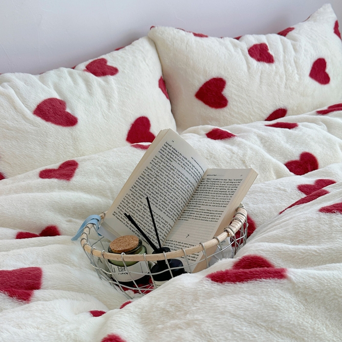 91家纺网 家纺一手货源 找家纺 雅居纺家纺 2025新款高克重兔绒印花四件套-爱心 爱心-红