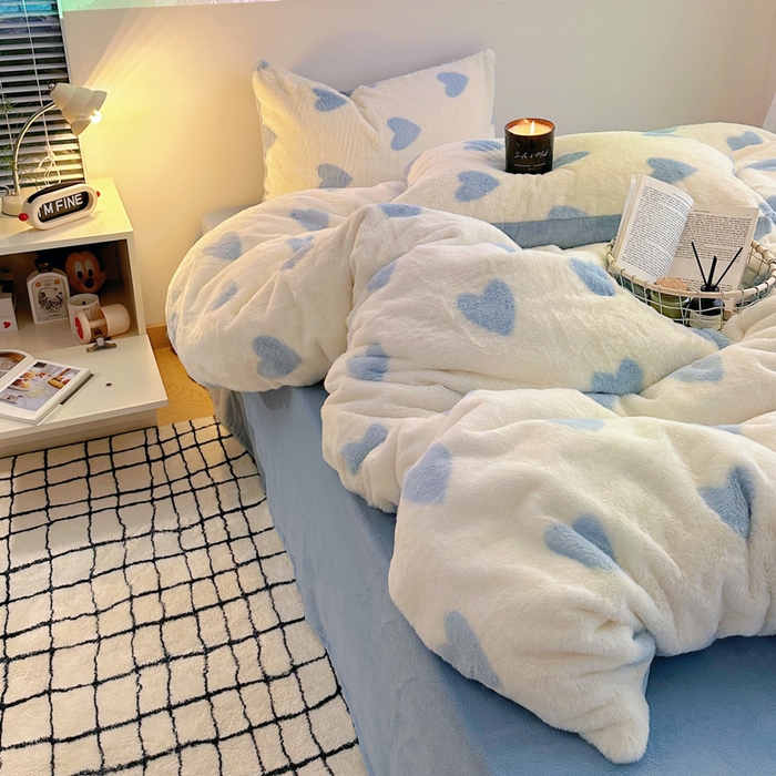 91家纺网 家纺一手货源 找家纺 雅居纺家纺 2025新款高克重兔绒印花四件套-爱心 爱心-蓝