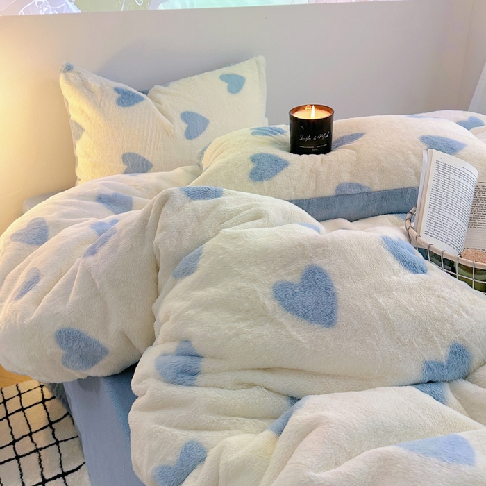 91家纺网 家纺一手货源 找家纺 雅居纺家纺 2025新款高克重兔绒印花四件套-爱心 爱心-蓝