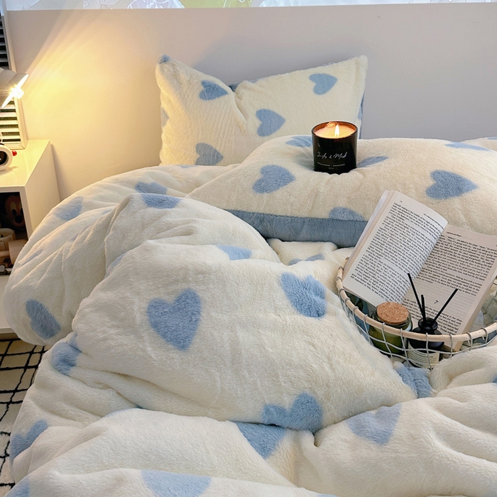 91家纺网 家纺一手货源 找家纺 雅居纺家纺 2025新款高克重兔绒印花四件套-爱心 爱心-蓝