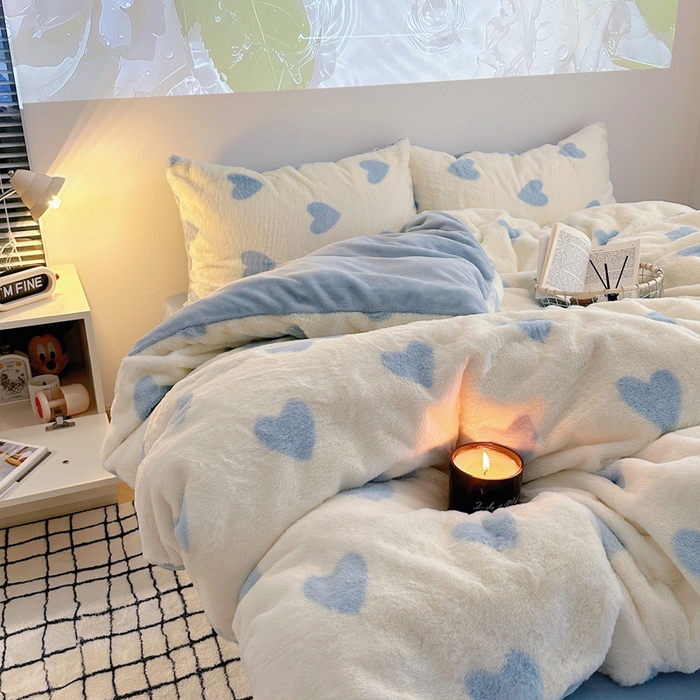 91家纺网 家纺一手货源 找家纺 雅居纺家纺 2025新款高克重兔绒印花四件套-爱心 爱心-蓝