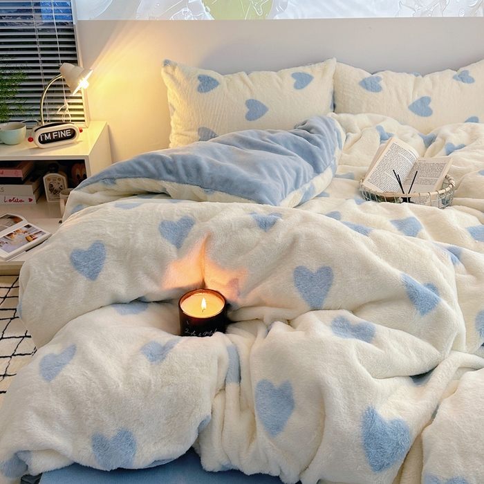 91家纺网 家纺一手货源 找家纺 雅居纺家纺 2025新款高克重兔绒印花四件套-爱心 爱心-蓝