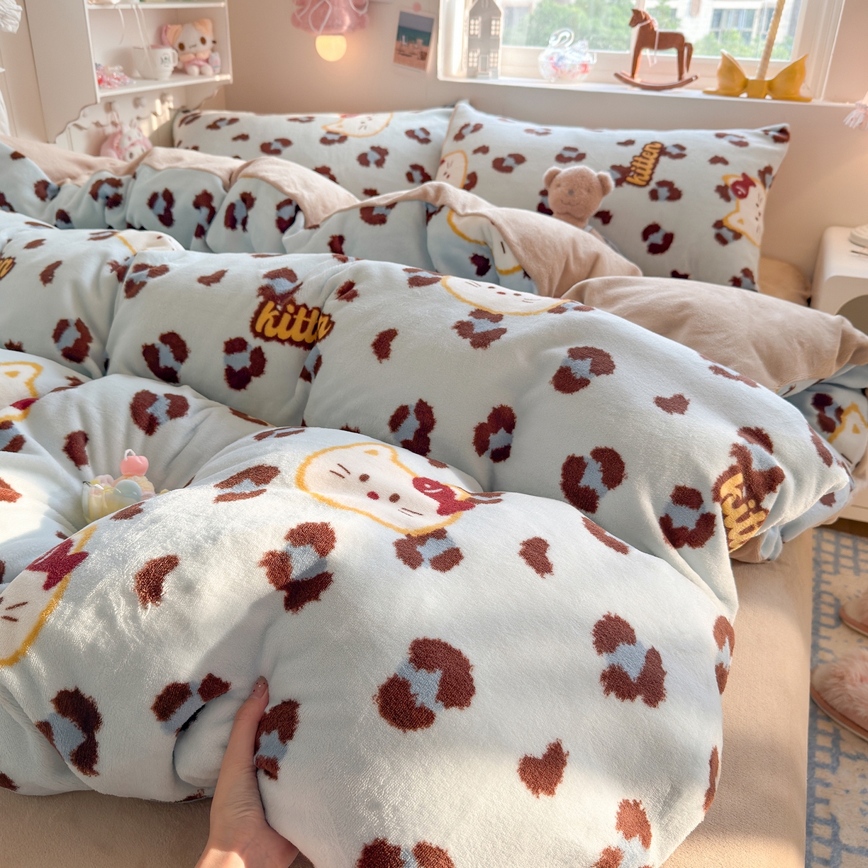 91家纺网 家纺一手货源 找家纺 罗亿家纺 2025新款ins小清新少女奶油卡通可爱加厚200克牛奶绒四件套【3.6公斤】（小红书推荐） 喵吃鱼-蓝