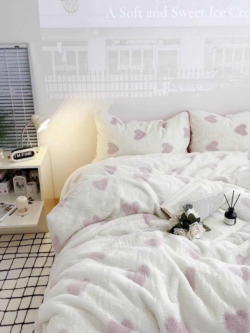 91家纺网 家纺一手货源 找家纺 雅居纺家纺 2025新款高克重兔绒印花四件套-爱心 爱心-粉