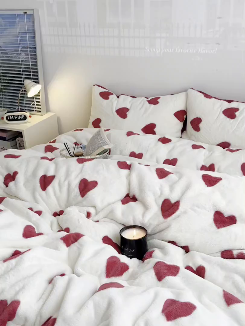 91家纺网 家纺一手货源 找家纺 雅居纺家纺 2025新款高克重兔绒印花四件套-爱心 爱心-红