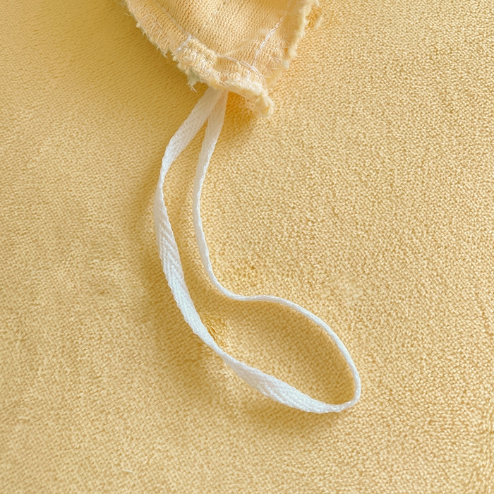 91家纺网 家纺一手货源 找家纺 富馨莱 2025新款牛奶绒纯色双拼被套 绒双拼果绿+奶昔黄