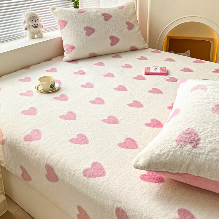 91家纺网 家纺一手货源 找家纺 （总）雅居纺家纺 2025新款高克重兔绒印花单床笠-爱心