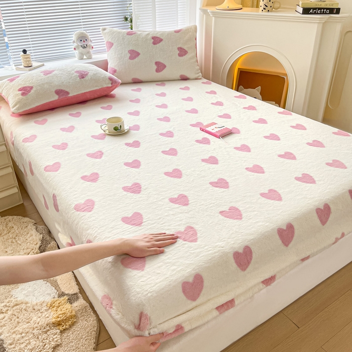 91家纺网 家纺一手货源 找家纺 （总）雅居纺家纺 2025新款高克重兔绒印花单床笠-爱心