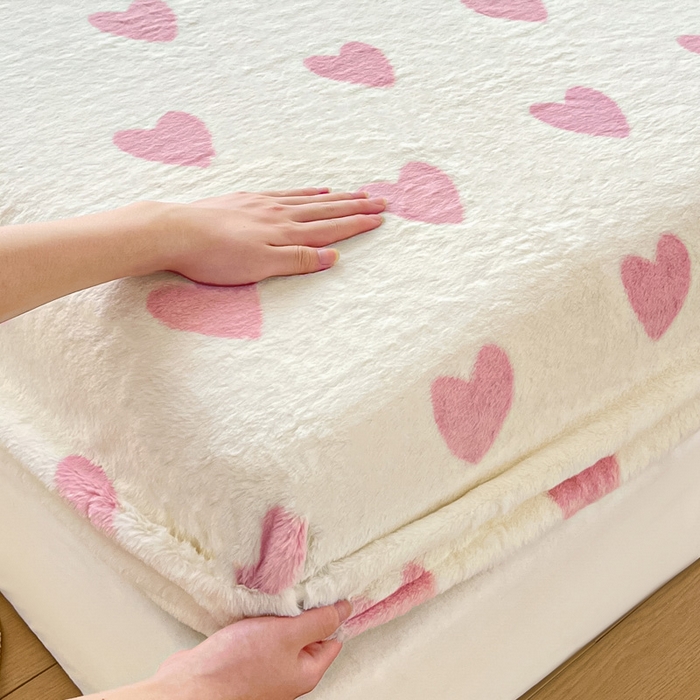 91家纺网 家纺一手货源 找家纺 （总）雅居纺家纺 2025新款高克重兔绒印花单床笠-爱心