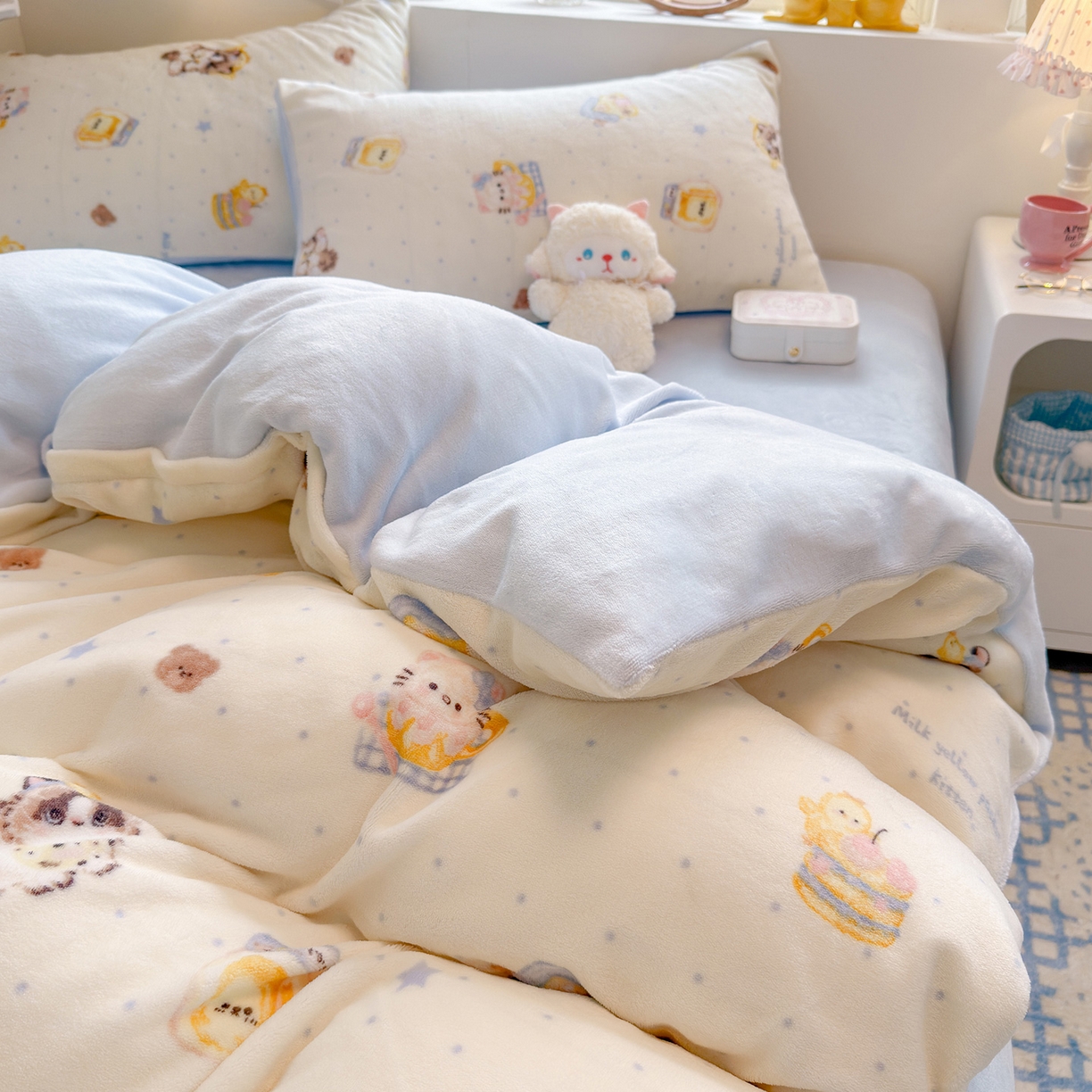 91家纺网 家纺一手货源 找家纺 罗亿家纺 2025新款ins小清新少女奶油卡通可爱加厚200克牛奶绒四件套【3.6公斤】（小红书推荐） 奶油猫咪