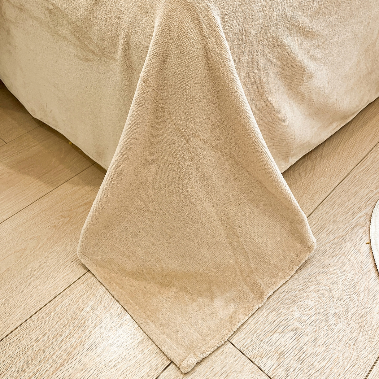 91家纺网 家纺一手货源 找家纺 桃子家居 2025新品A类正版授权miiiiichan咪酱大版卡通数码印花加厚牛奶绒系列四件套 绒大版-咪酱趣多多