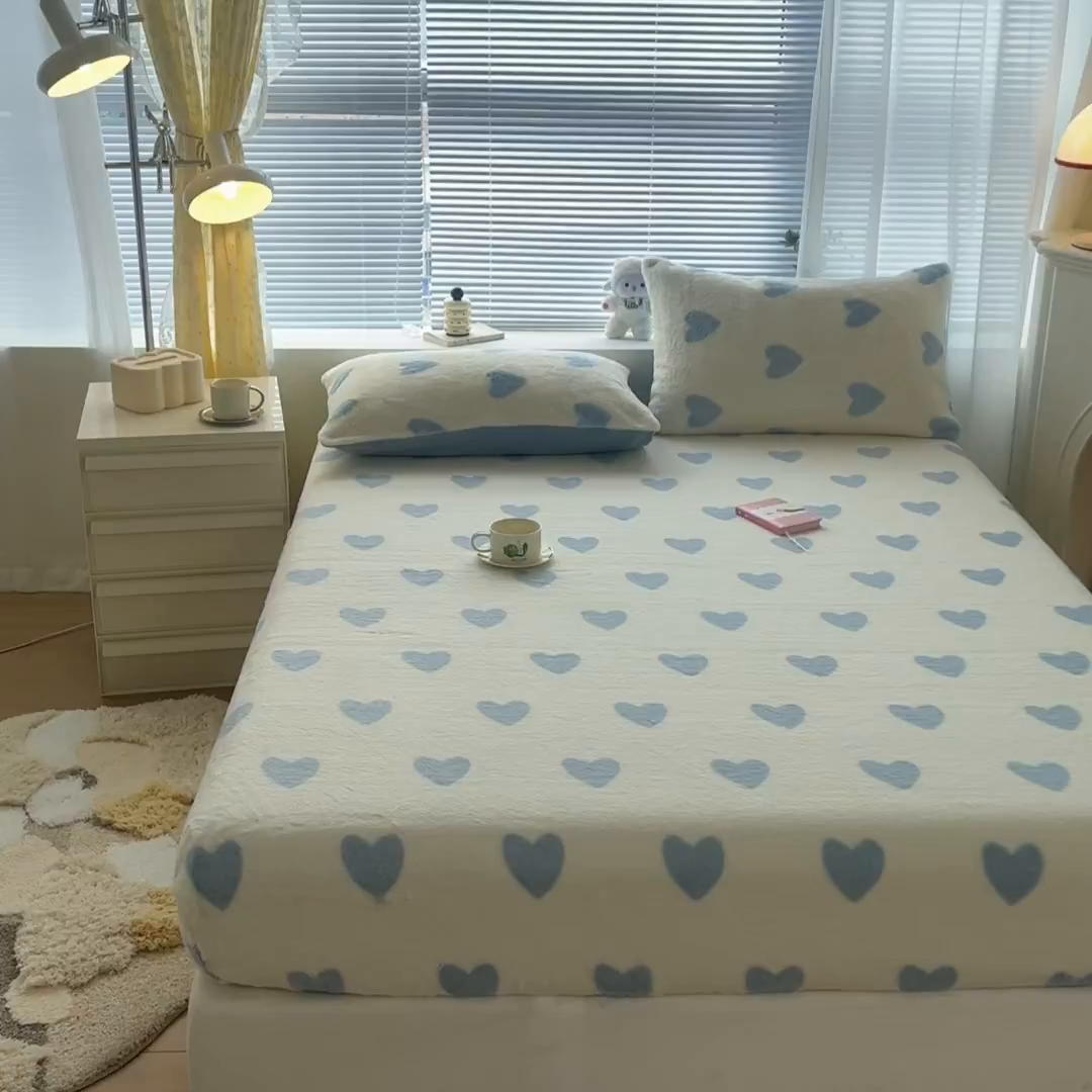 91家纺网 家纺一手货源 找家纺 雅居纺家纺 2025新款高克重兔绒印花单床笠-爱心 爱心-蓝