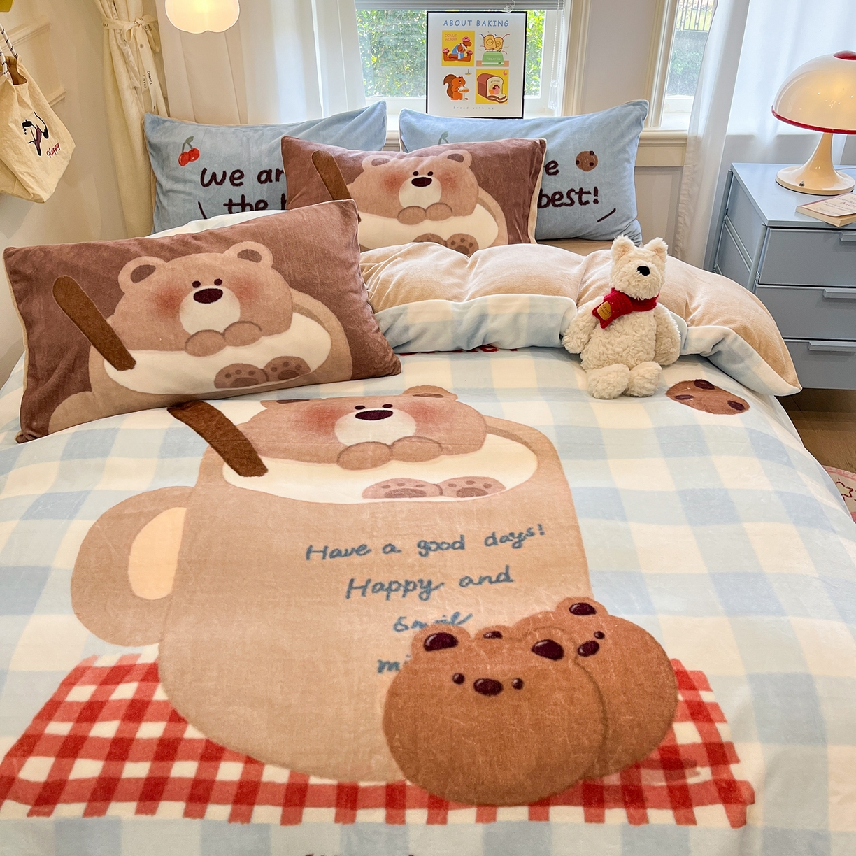 91家纺网 家纺一手货源 找家纺 桃子家居 2025新品A类正版授权miiiiichan咪酱大版卡通数码印花加厚牛奶绒系列四件套 绒大版-咪酱趣多多