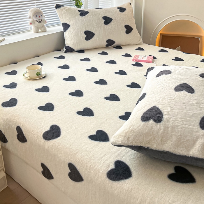 91家纺网 家纺一手货源 找家纺 雅居纺家纺 2025新款高克重兔绒印花单床笠-爱心 爱心-灰