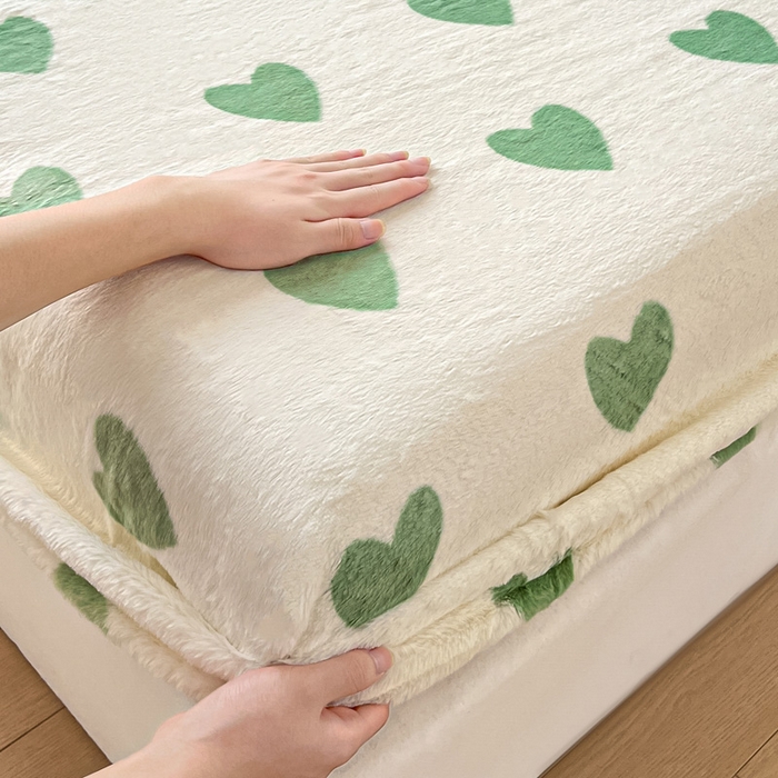 91家纺网 家纺一手货源 找家纺 雅居纺家纺 2025新款高克重兔绒印花单床笠-爱心 爱心-绿