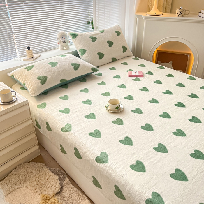 91家纺网 家纺一手货源 找家纺 雅居纺家纺 2025新款高克重兔绒印花单床笠-爱心 爱心-绿