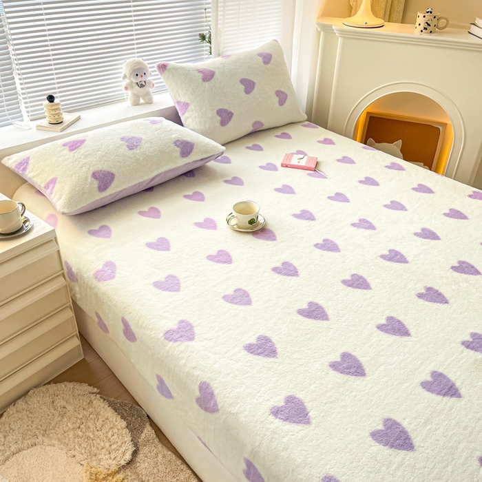 91家纺网 家纺一手货源 找家纺 雅居纺家纺 2025新款高克重兔绒印花单床笠-爱心 爱心-紫