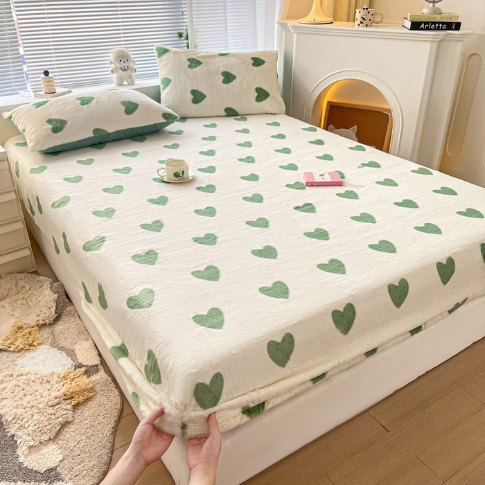 91家纺网 家纺一手货源 找家纺 雅居纺家纺 2025新款高克重兔绒印花单床笠-爱心 爱心-绿