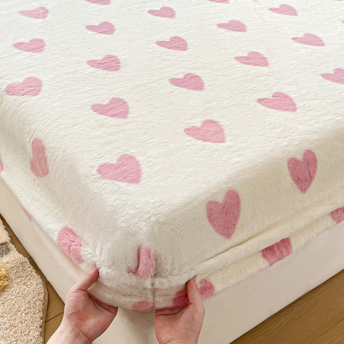 91家纺网 家纺一手货源 找家纺 雅居纺家纺 2025新款高克重兔绒印花单床笠-爱心 爱心-粉