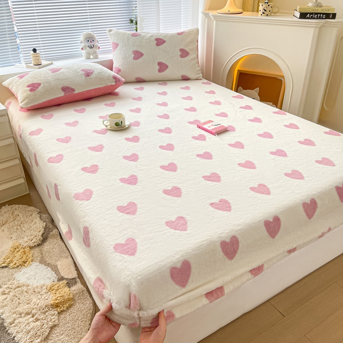 91家纺网 家纺一手货源 找家纺 雅居纺家纺 2025新款高克重兔绒印花单床笠-爱心 爱心-粉