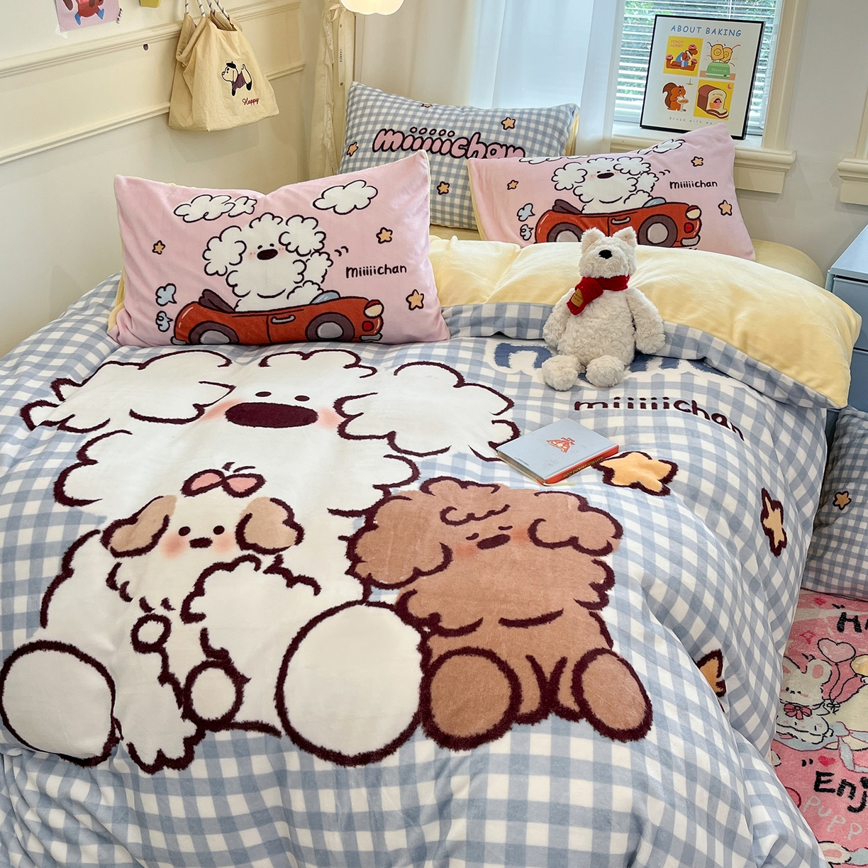 91家纺网 家纺一手货源 找家纺 桃子家居 2025新品A类正版授权miiiiichan咪酱大版卡通数码印花加厚牛奶绒系列四件套 绒大版-咪酱俏皮小狗