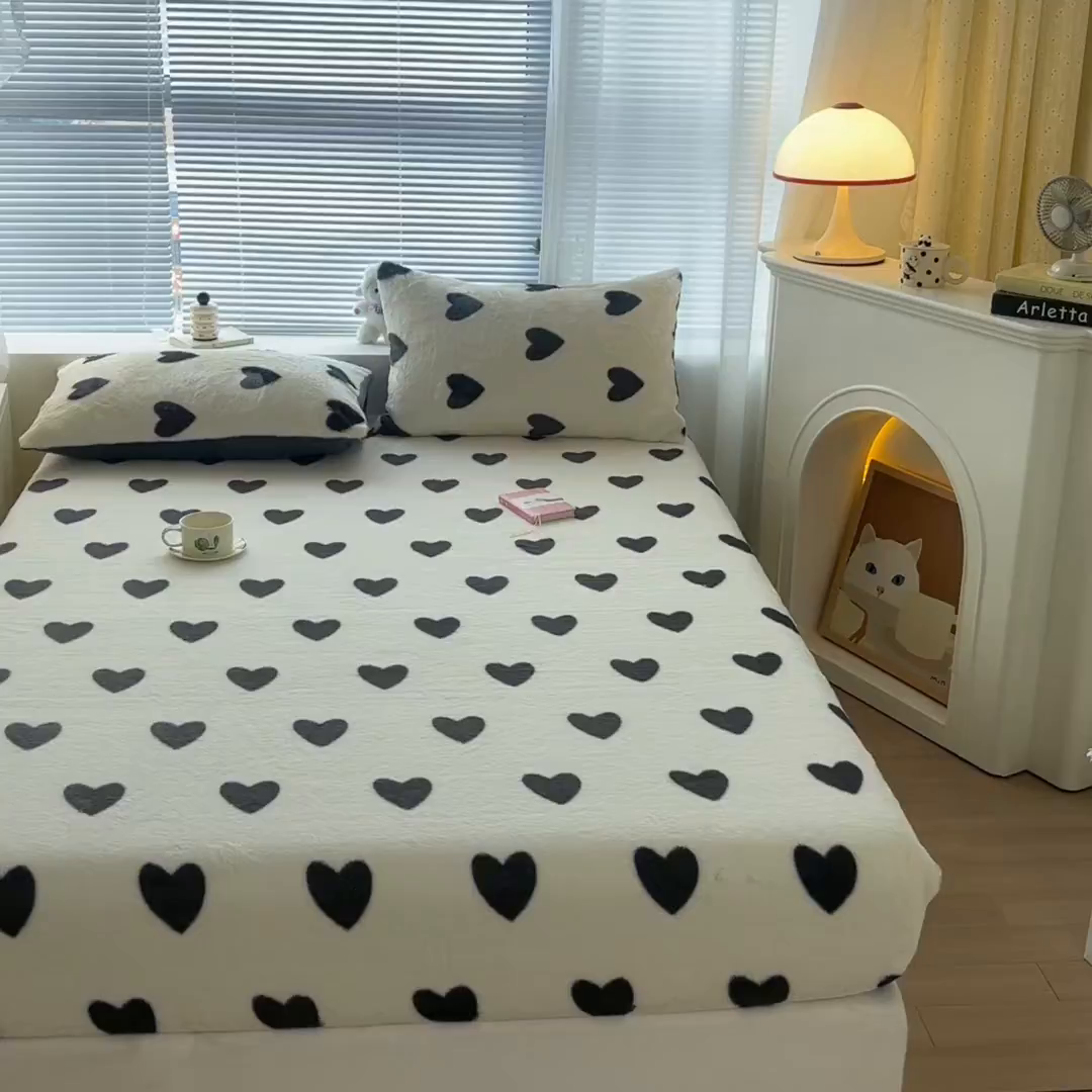 91家纺网 家纺一手货源 找家纺 雅居纺家纺 2025新款高克重兔绒印花单床笠-爱心 爱心-灰