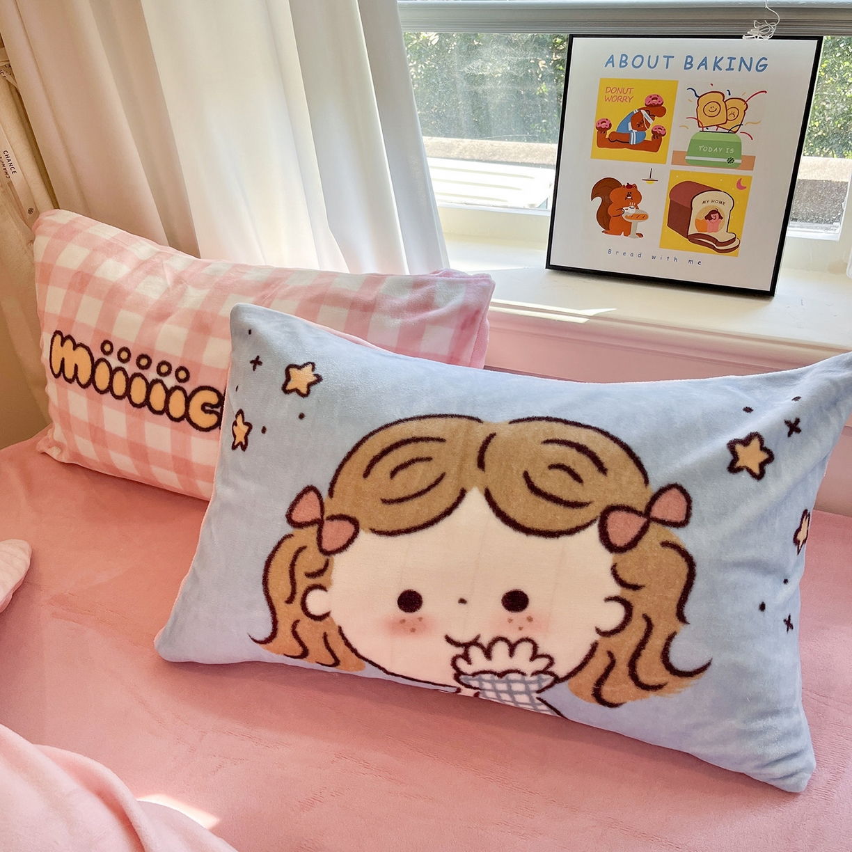 91家纺网 家纺一手货源 找家纺 桃子家居 2025新品A类正版授权miiiiichan咪酱大版卡通数码印花加厚牛奶绒系列四件套 绒大版-咪酱晚安女孩