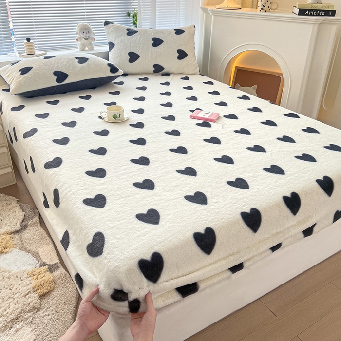 91家纺网 家纺一手货源 找家纺 雅居纺家纺 2025新款高克重兔绒印花单床笠-爱心 爱心-灰