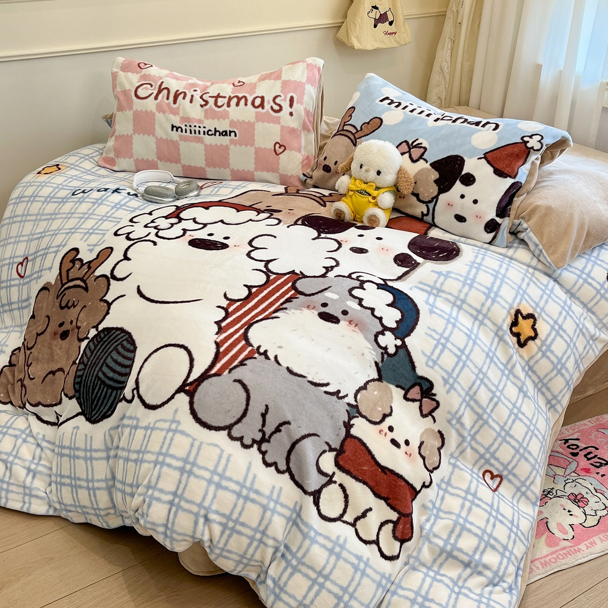 91家纺网 家纺一手货源 找家纺 桃子家居 2025新品A类正版授权miiiiichan咪酱大版卡通数码印花加厚牛奶绒系列四件套 绒大版-咪酱冬日派对