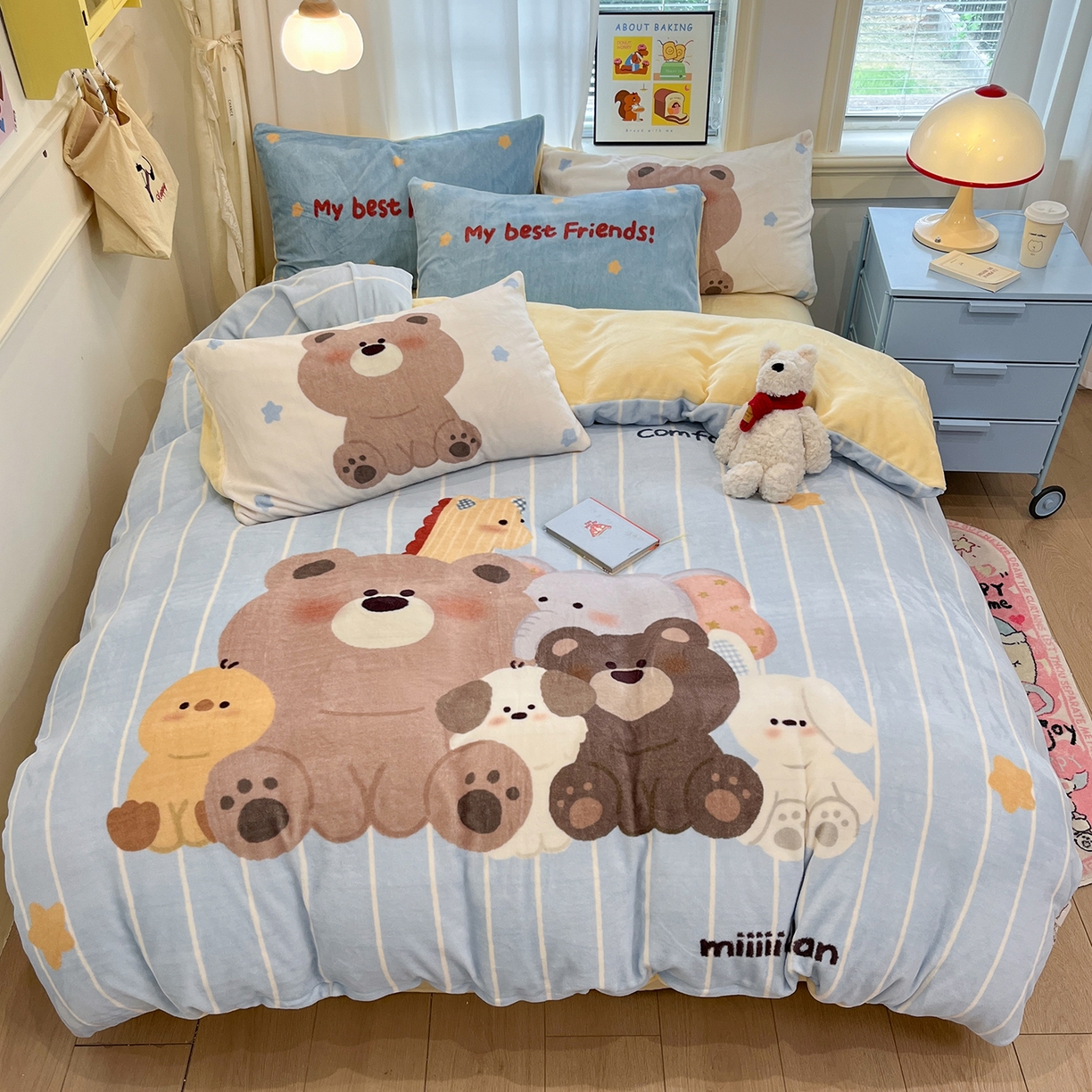91家纺网 家纺一手货源 找家纺 桃子家居 2025新品A类正版授权miiiiichan咪酱大版卡通数码印花加厚牛奶绒系列四件套 绒大版-咪酱奶油伙伴
