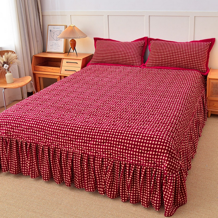  茉保家纺 2024新款无印风款牛奶绒床盖 红小格