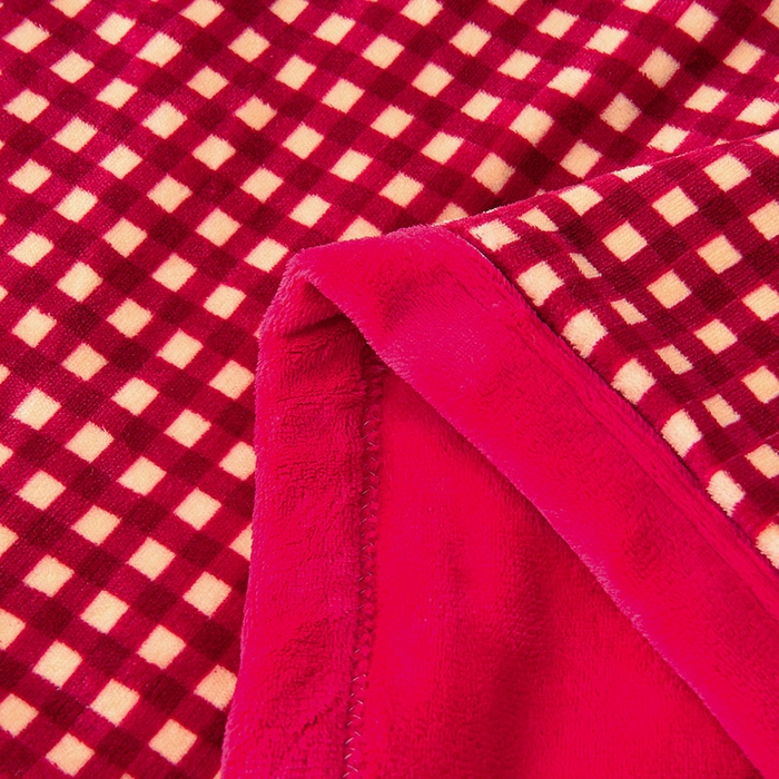 91家纺网 家纺一手货源 找家纺 茉保家纺 2024新款无印风款牛奶绒床盖 红小格