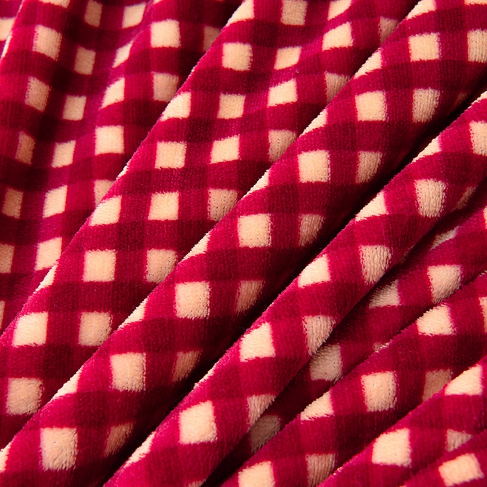 91家纺网 家纺一手货源 找家纺 茉保家纺 2024新款无印风款牛奶绒床盖 红小格