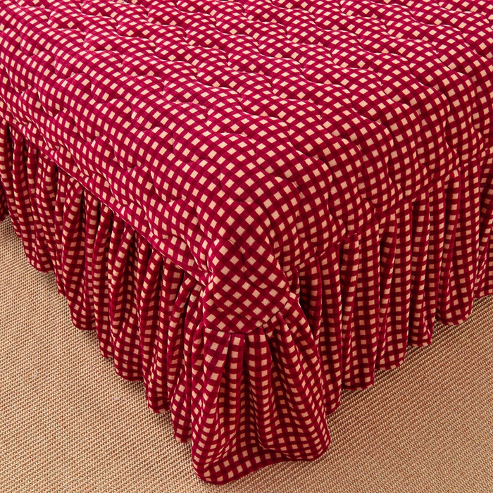 91家纺网 家纺一手货源 找家纺 茉保家纺 2024新款无印风款牛奶绒床盖 红小格