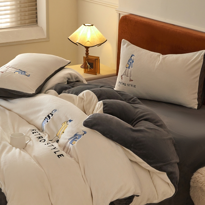 91家纺网 家纺一手货源 找家纺 ONE TWO ONE 121 新品【牛奶绒刺绣四件套】2025毛毯被子四件套单件床单被套床笠珊瑚绒牛奶绒冬被法兰绒兔毛绒 baby-深灰