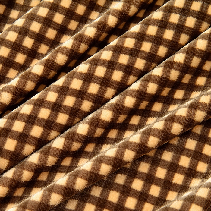 91家纺网 家纺一手货源 找家纺 茉保家纺 2024新款无印风款牛奶绒床盖 咖小格