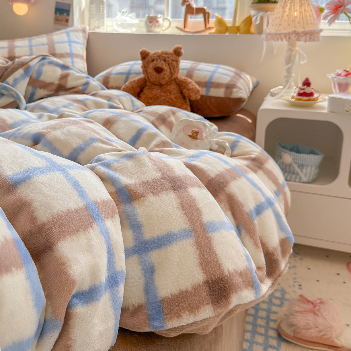 91家纺网 家纺一手货源 找家纺 罗亿家纺 2025新款ins小清新少女奶油卡通可爱加厚200克牛奶绒四件套【3.6公斤】（小红书推荐） 奶油小方