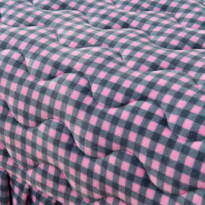 91家纺网 家纺一手货源 找家纺 茉保家纺 2025新款无印风款牛奶绒床盖 紫小格