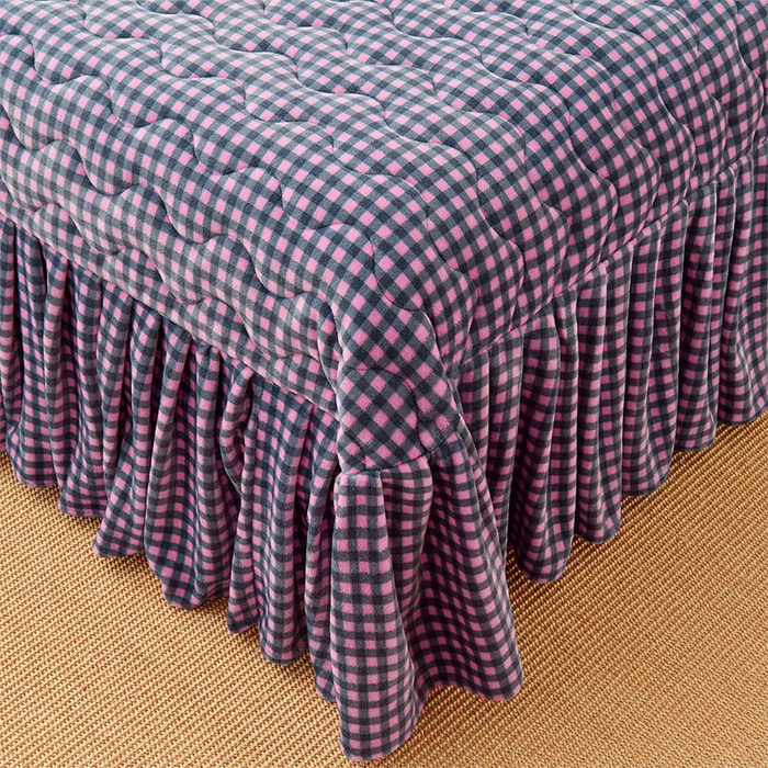 91家纺网 家纺一手货源 找家纺 茉保家纺 2025新款无印风款牛奶绒床盖 紫小格