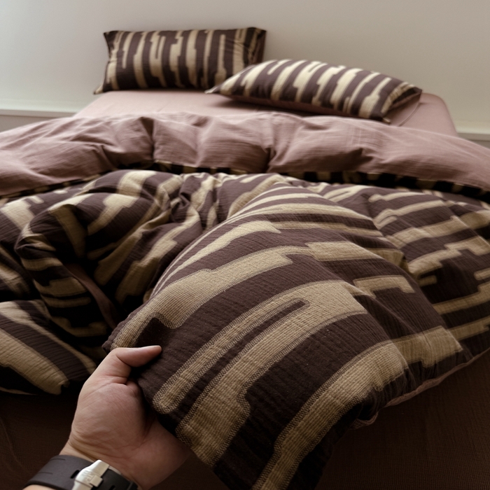 91家纺网 家纺一手货源 找家纺 棉小二-2025新款全棉色织提花被 黑布林